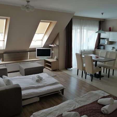 Zafirgyoengy Apartmanok Sárvár Buitenkant foto