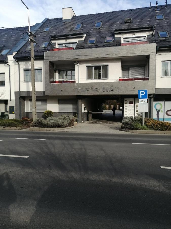 Zafirgyoengy Apartmanok Sárvár Buitenkant foto