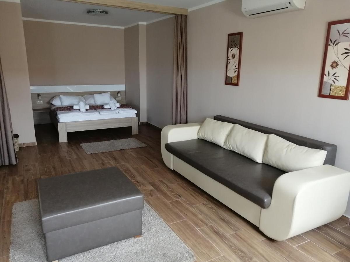 Zafirgyoengy Apartmanok Sárvár Buitenkant foto
